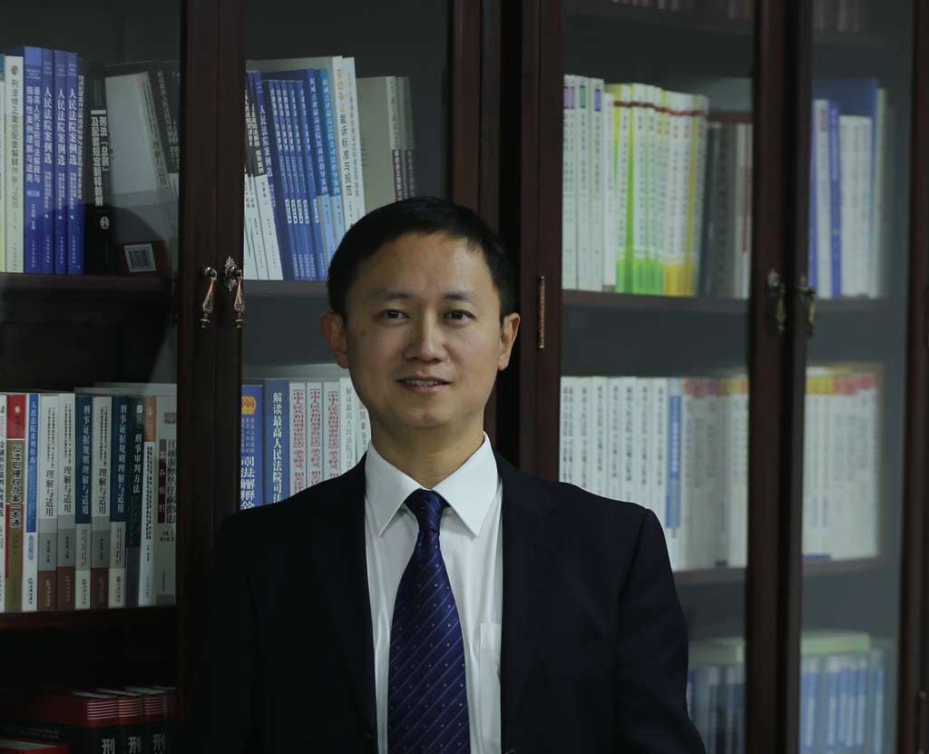 曹伟律师